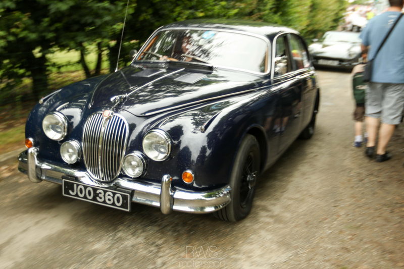 Illustration for article titled Classic British Welcome Photos (Le Mans Carshow)